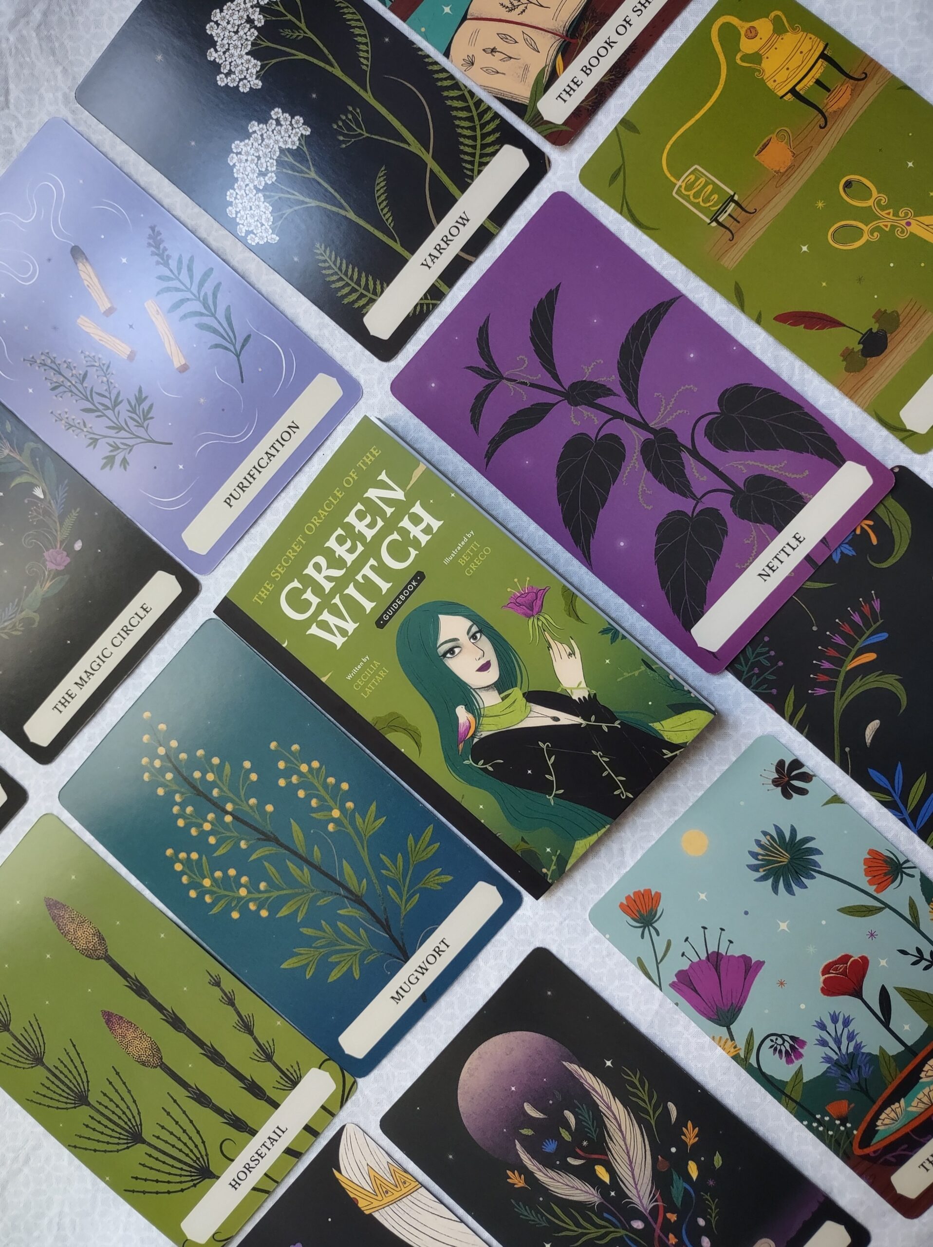 Deck Review: The Secret Oracle of the Green Witch